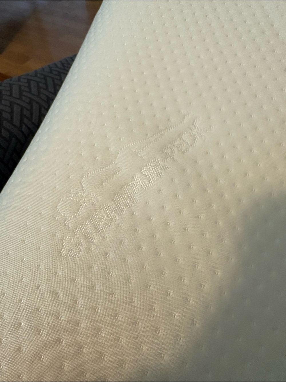 Tempur-Pedic pillow - Picture 3 of 8